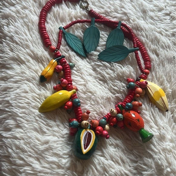 Vintage Layered Fruit wooden Necklace!! - Picture 5 of 5